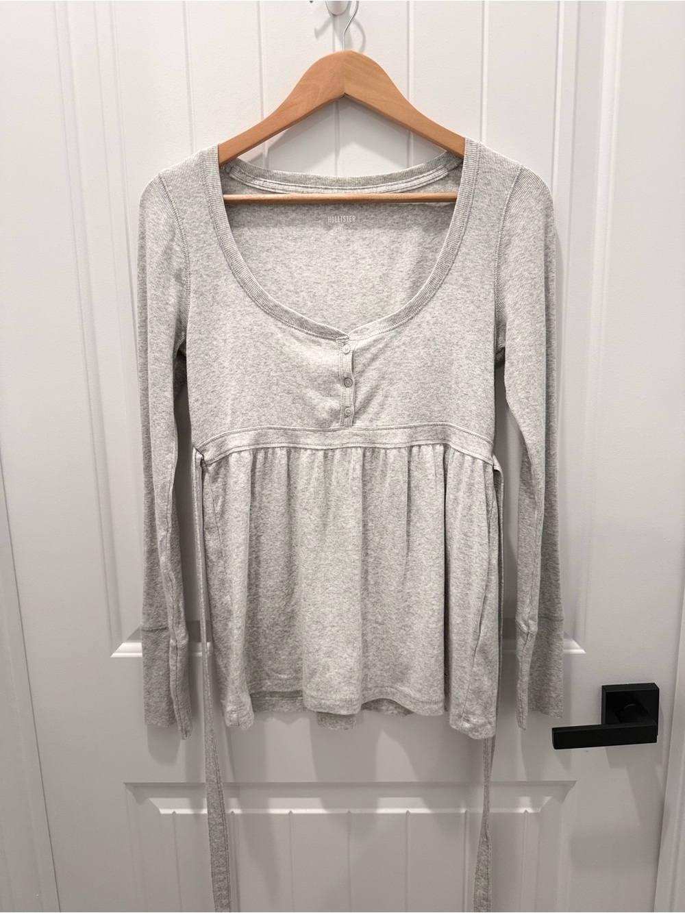 Hollister Light Gray Scoop Neck Long-Sleeve Peplum Tunic